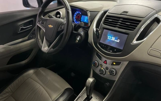 imagem-https://www.socarrao.com.br/sc-vehicle-images-prod/2204924/1790185931173-8129496_8_B_b9e43396a3.jpeg