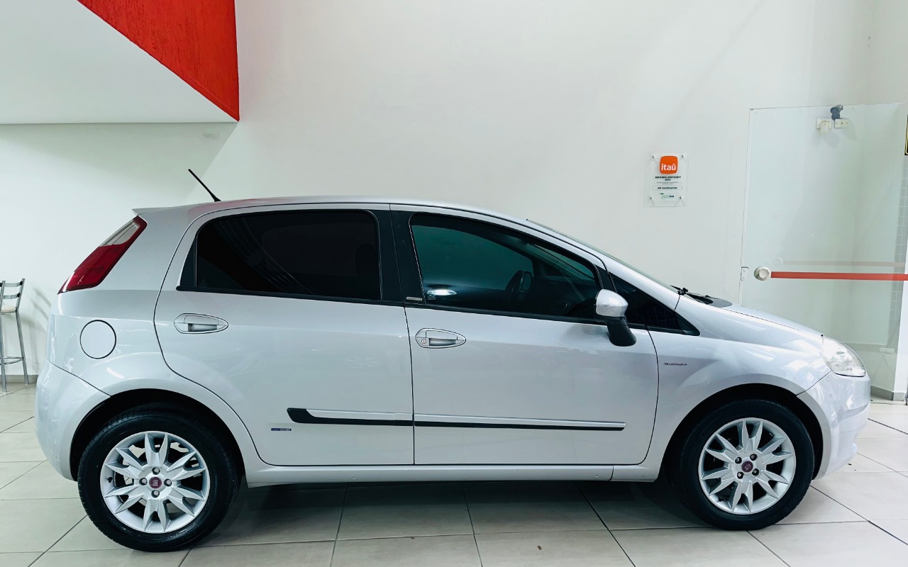 imagem-https://www.socarrao.com.br/sc-vehicle-images-prod/2205408/1782243052909-MjViLmpwZw.jpg
