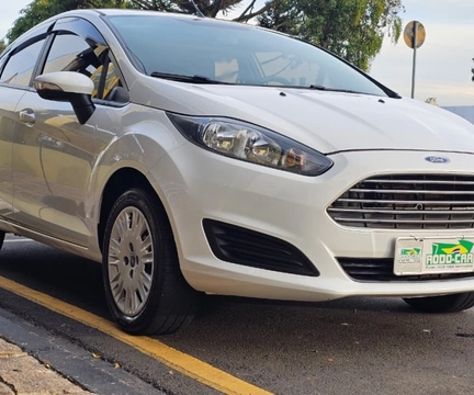 Ford Fiesta SE 1.6 16V Flex 5p 2017 Branco — foto 1 de 3