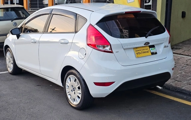 imagem-https://www.socarrao.com.br/sc-vehicle-images-prod/2205703/1781816085036-THjpevSejDCzkU45AzrifWZHi9xU9RHs.jpg