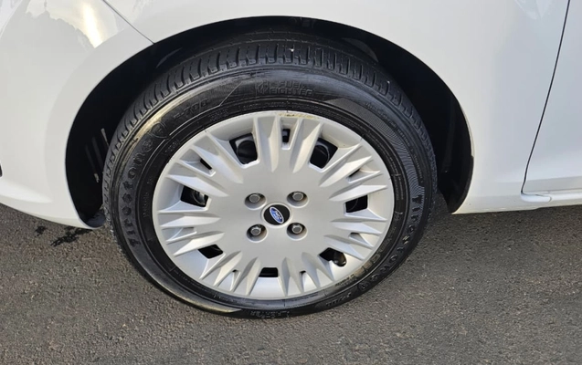 imagem-https://www.socarrao.com.br/sc-vehicle-images-prod/2205703/1781816085040-OEMNffjOEzBRFktU3vbCWpApiyNFhkC7.jpg