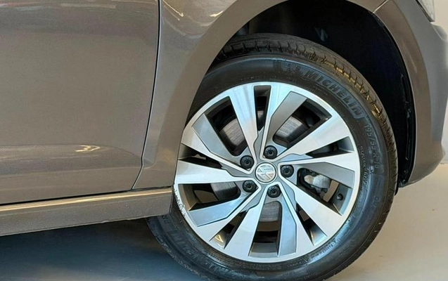 imagem-https://www.socarrao.com.br/sc-vehicle-images-prod/2212/1787167592161-7302415_14_B_7847ff2d8a.jpeg