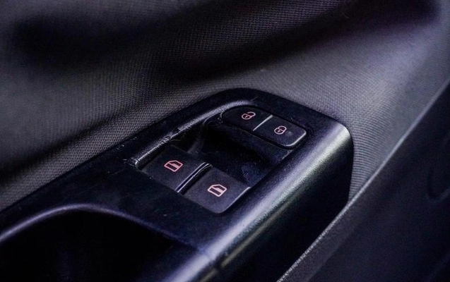 imagem-https://www.socarrao.com.br/sc-vehicle-images-prod/2214/1773344773197-7354702_11_B_7f3cd93cc2.jpeg