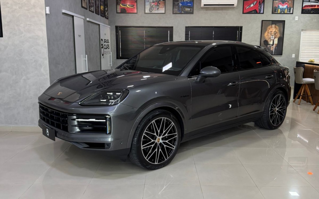Porsche Cayenne 2024 Cinza — foto 1 de 3