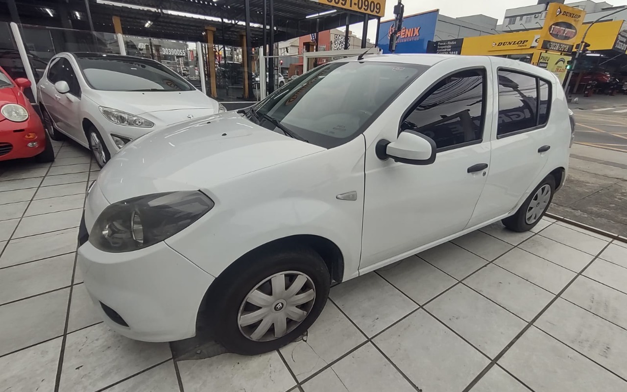 Renault Sandero Expression Hi-Flex 1.0 16V 5p na cor Branco em Florianópolis / SC - 2222394