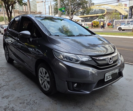 Honda Fit 2016 Cinza — foto 1 de 3