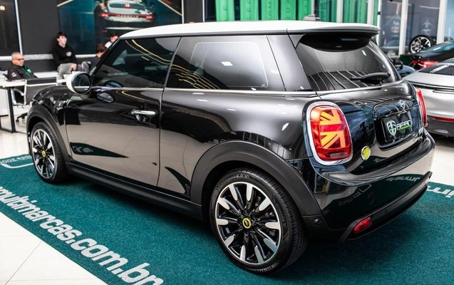 imagem-https://www.socarrao.com.br/sc-vehicle-images-prod/2230788/1782842777468-8204367_2_B_9f44ca84f7.jpeg