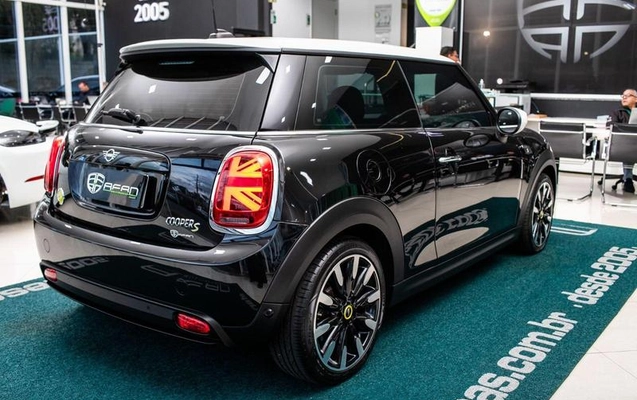 imagem-https://www.socarrao.com.br/sc-vehicle-images-prod/2230788/1782842777472-8204367_7_B_05945075b8.jpeg