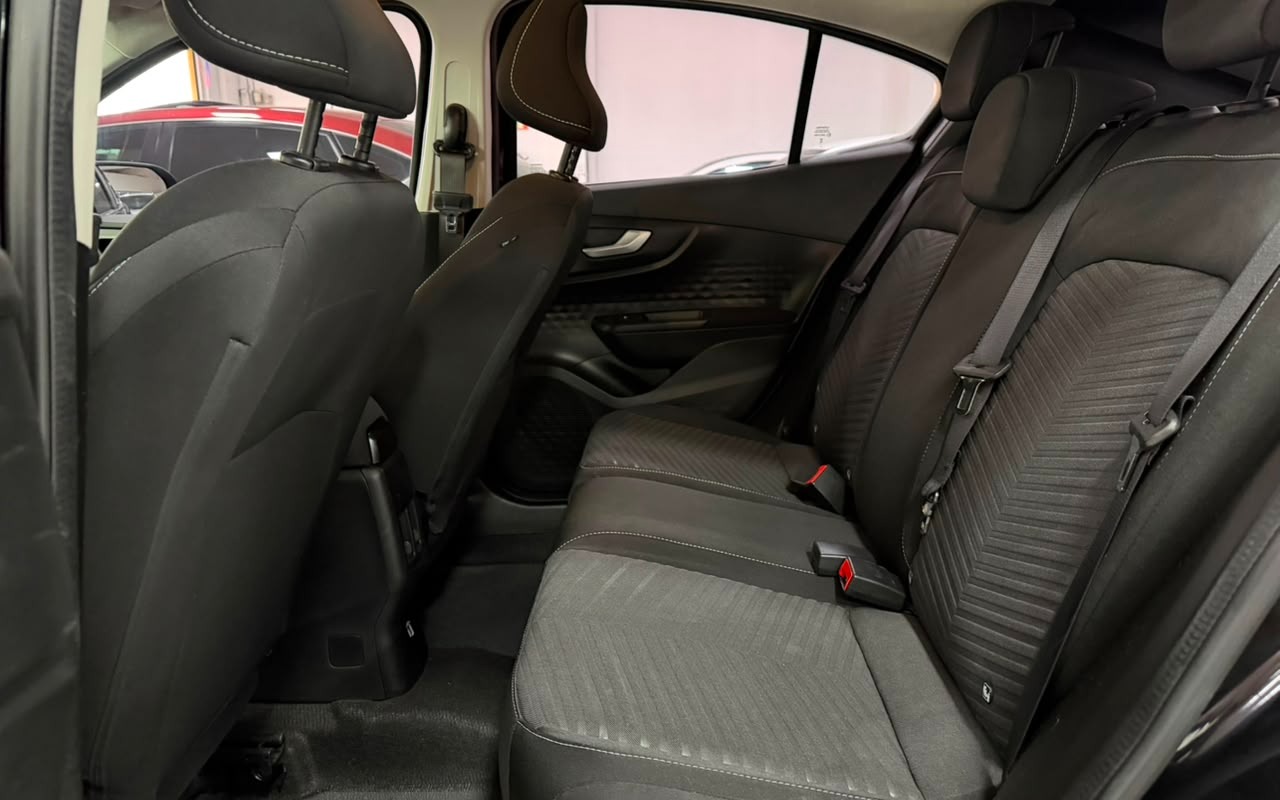 imagem-https://www.socarrao.com.br/sc-vehicle-images-prod/2230890/1781895907744-V2hhdHNBcHAgSW1hZ2UgMjAyNi0wNi0xOSBhdCAxNS4zOC4wMCAoMSkuanBlZw.jpeg
