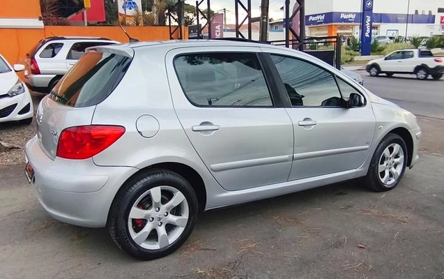imagem-https://www.socarrao.com.br/sc-vehicle-images-prod/2231263/1781897951220-8105809_6_B_ede76614e8.jpeg