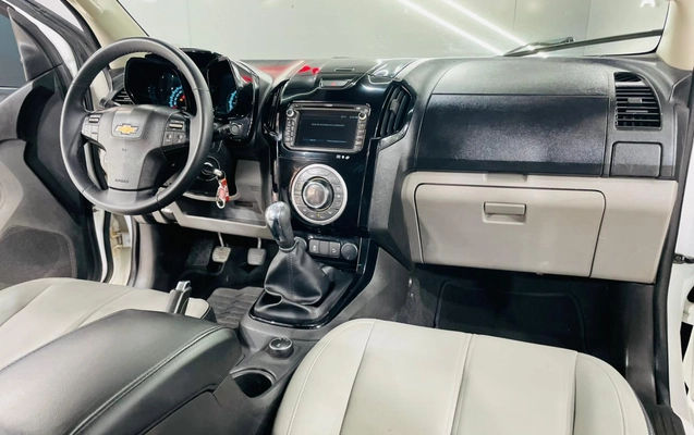 imagem-https://www.socarrao.com.br/sc-vehicle-images-prod/2231809/1787662125676-003_656471578dcc4fd78ee73b8d10a77e24.jpeg