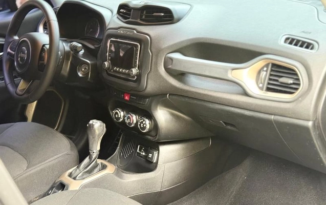 imagem-https://www.socarrao.com.br/sc-vehicle-images-prod/2232316/1782223566659-8047575_15_B_24131897b4.jpeg