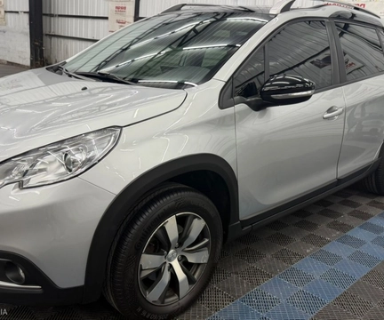 Peugeot 2008 2019 Prata — foto 1 de 3