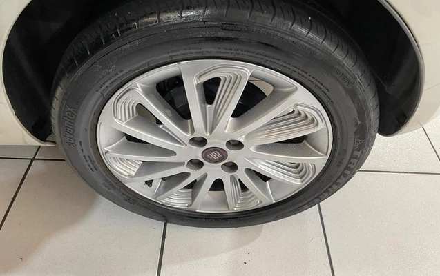 imagem-https://www.socarrao.com.br/sc-vehicle-images-prod/22328/1788472499626-7654517_13_B_44d8e32050.jpeg