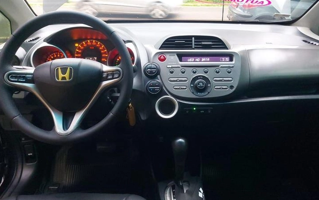 imagem-https://www.socarrao.com.br/sc-vehicle-images-prod/2241464/1789663020984-8204126_10_B_d4bcc43cb4.jpeg