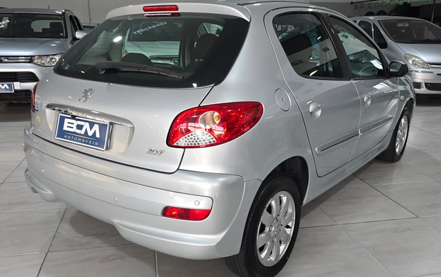 imagem-https://www.socarrao.com.br/sc-vehicle-images-prod/2241469/1789399081911-4c4902fbc89b4a60833ebd058331fc05_1781954236104.jpg