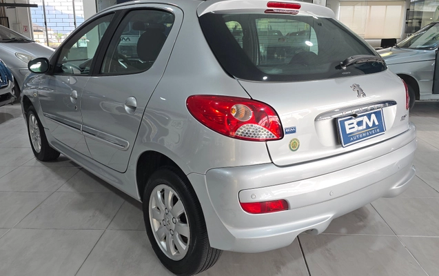 imagem-https://www.socarrao.com.br/sc-vehicle-images-prod/2241469/1789399081912-efa0e13496dc4d16a8e69fc70d148ce0_1781954236116.jpg