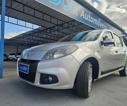 Renault Sandero 2014 Prata — foto 1 de 3