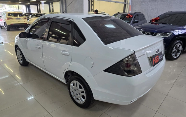imagem-https://www.socarrao.com.br/sc-vehicle-images-prod/2241780/1781963121928-vHtLXrmQ2AucW6HG9GpEQlqNyuEHeLM2.jpg