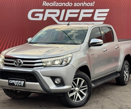 Toyota Hilux 2017 Prata — foto 1 de 3