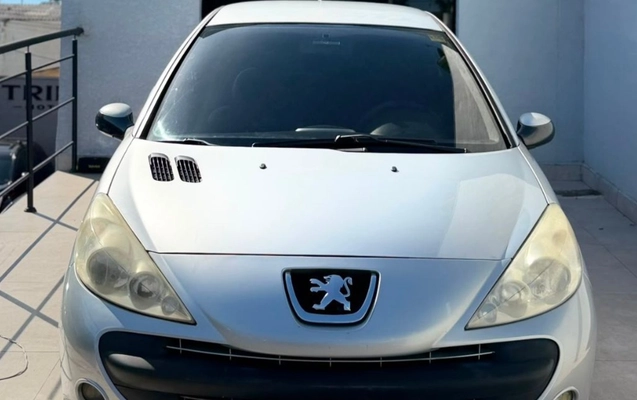 imagem-https://www.socarrao.com.br/sc-vehicle-images-prod/2242307/1781976785718-Qk1XIFgxIC0gMjAxNyAtIDIwMjYtMDYtMjBUMTQyMTE4LjM0Mi5qcGc.jpg