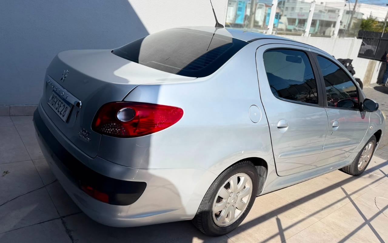 imagem-https://www.socarrao.com.br/sc-vehicle-images-prod/2242307/1781976785829-V2hhdHNBcHAgSW1hZ2UgMjAyNi0wNi0xOSBhdCAxMS4zNS4wMSAoMSkuanBlZw.jpeg