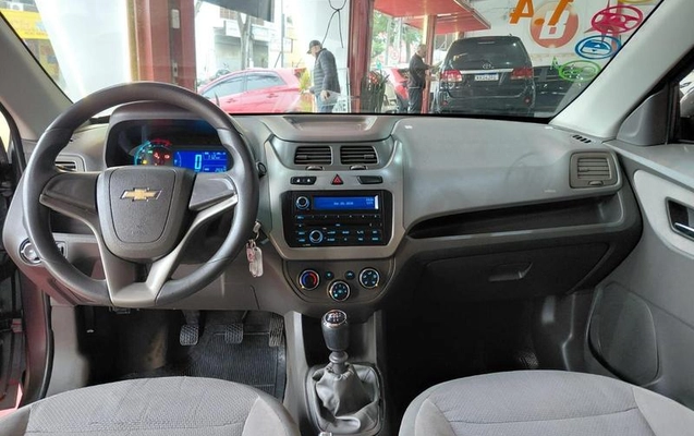 imagem-https://www.socarrao.com.br/sc-vehicle-images-prod/2242399/1785956888305-8163407_13_B_a276cc214a.jpeg