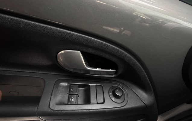 imagem-https://www.socarrao.com.br/sc-vehicle-images-prod/2242962/1792085644789-V2hhdHNBcHAgSW1hZ2UgMjAyNi0wOS0yOSBhdCAxNS4zMC41MCAoNSkuanBlZw.jpeg