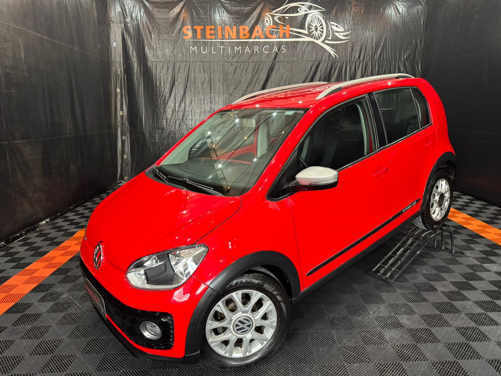 Volkswagen Up! cross 1.0 T. Flex 12V 5p na cor Vermelho em Santo Amaro da Imperatriz / SC - 22542