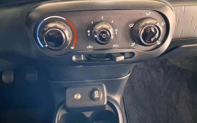 imagem-https://www.socarrao.com.br/sc-vehicle-images-prod/2257903/1782135703893-8208481_13_B_72d5576f7a.jpeg