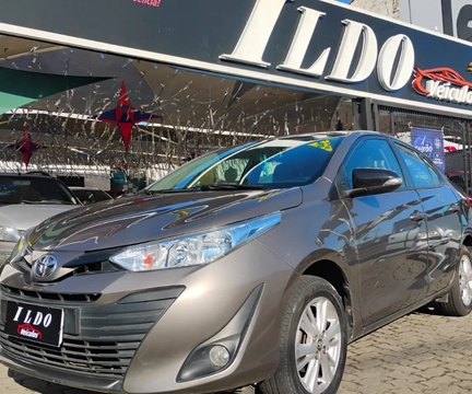 Toyota Yaris 2019 Cinza — foto 1 de 3
