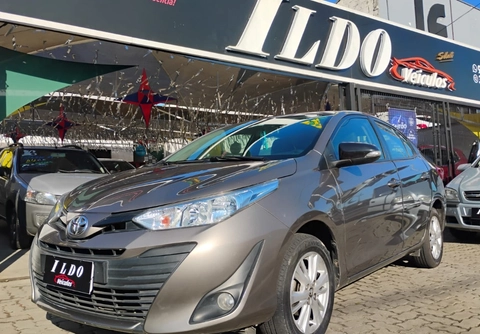 Toyota Yaris 2019 Cinza — foto 1 de 3