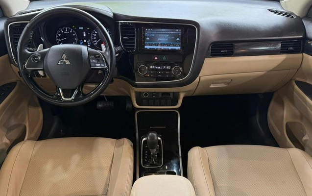 imagem-https://www.socarrao.com.br/sc-vehicle-images-prod/2258180/1786049867507-7643397_14_B_4f8ee50f37.jpeg