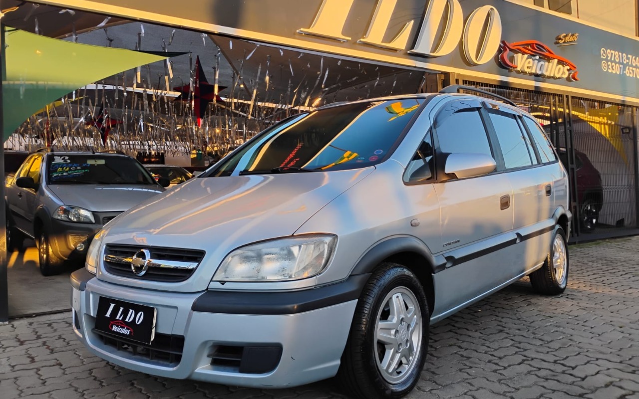 Chevrolet Zafira Expres. 2.0 MPFI FlexPower 5p Aut na cor Prata em Campinas / SP - 2258184