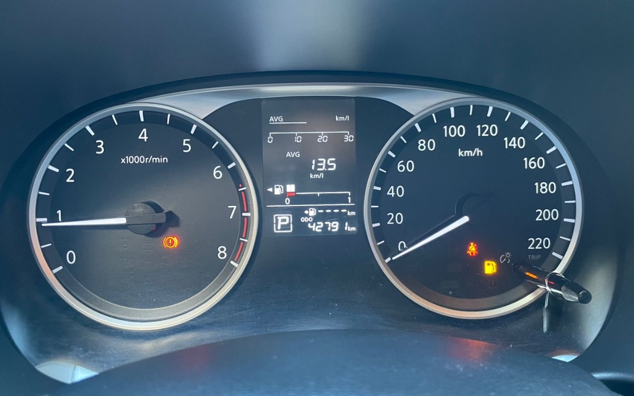 imagem-https://www.socarrao.com.br/sc-vehicle-images-prod/2258658/1782140625737-OGMzNWVjY2YtYTNhOS00YTk0LWE2MjQtNDkzOWM1NDg1MjE3LmpwZWc.jpeg