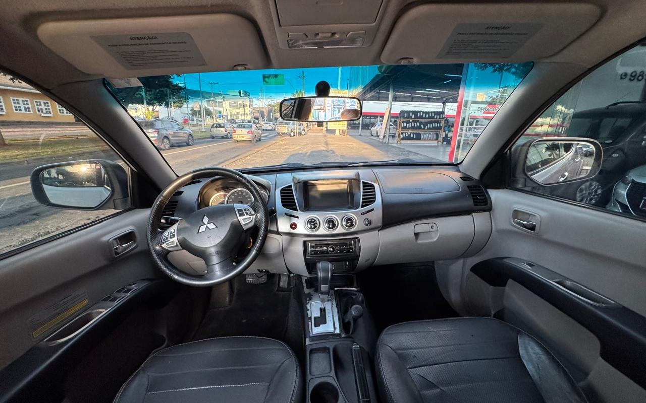 imagem-https://www.socarrao.com.br/sc-vehicle-images-prod/2258922/1782142101802-V2hhdHNBcHAgSW1hZ2UgMjAyNi0wNi0yMiBhdCAxMS4zOS4zOS5qcGVn.jpeg
