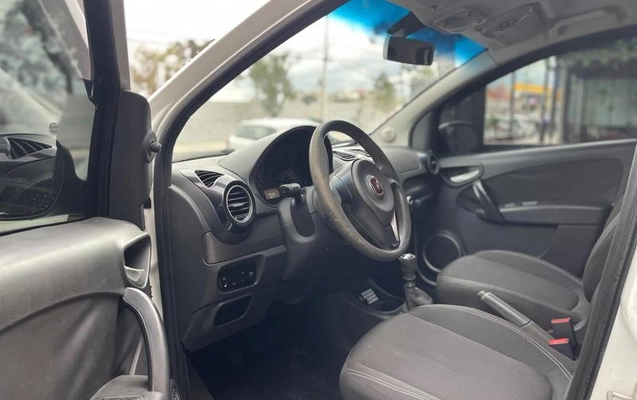 imagem-https://www.socarrao.com.br/sc-vehicle-images-prod/2259037/1788728840743-8209105_6_B_b67c94cabb.jpeg