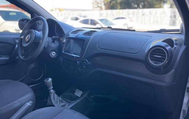 imagem-https://www.socarrao.com.br/sc-vehicle-images-prod/2259037/1788728840750-8209105_12_B_4cdd71d9a0.jpeg