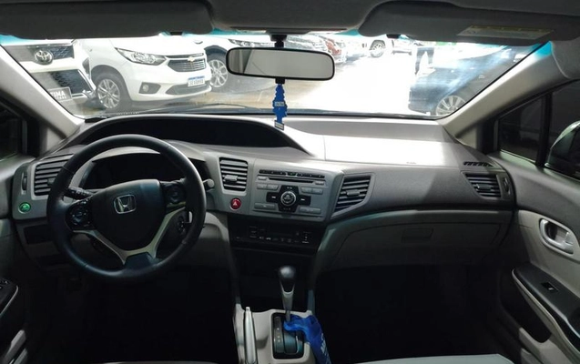 imagem-https://www.socarrao.com.br/sc-vehicle-images-prod/2260042/1783517837845-8209867_9_B_12c582774e.jpeg