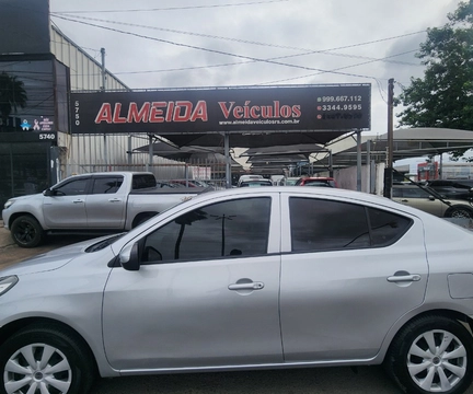 Nissan VERSA 2019 Prata — foto 1 de 3