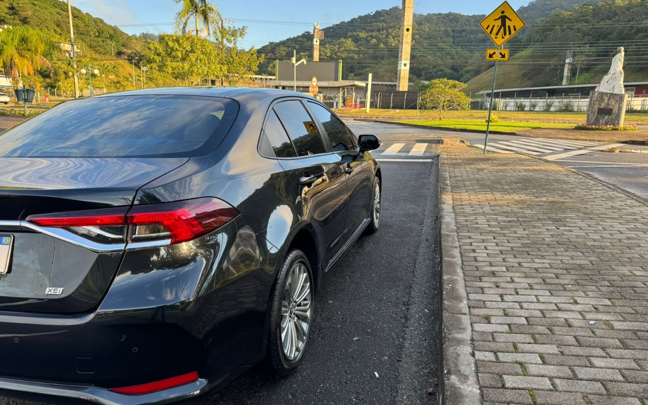 imagem-https://www.socarrao.com.br/sc-vehicle-images-prod/2260165/1782151455537-dHJhc2VpcmEgZXh0ZXJubyAuanBlZw.jpeg