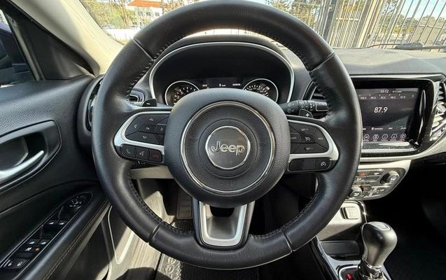 imagem-https://www.socarrao.com.br/sc-vehicle-images-prod/2260169/1792508460183-8183382_15_B_798d96fe67.jpeg