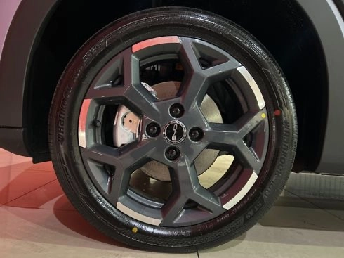 imagem-https://www.socarrao.com.br/sc-vehicle-images-prod/2260262/1782150830826-24951239-543e-4917-b835-23b5110bc565.jpg