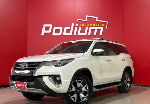 Toyota Hilux SW4 2019 Branco — foto 1 de 3