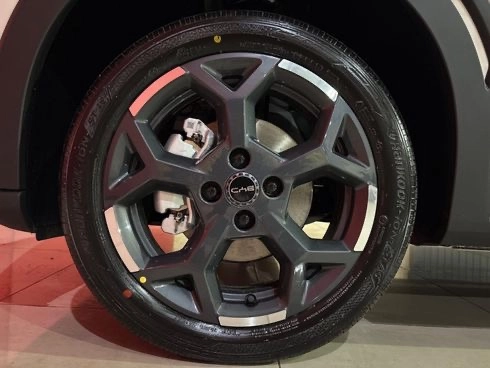 imagem-https://www.socarrao.com.br/sc-vehicle-images-prod/2260319/1782151114390-8e145f66-d592-4eee-a048-1b49f093743d.jpg
