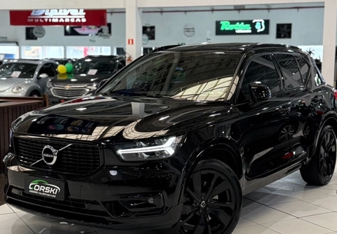 Volvo XC40 2022 Preto — foto 1 de 3