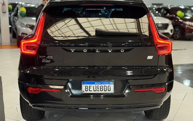 imagem-https://www.socarrao.com.br/sc-vehicle-images-prod/2260562/1782152503529-Zjc1NTdiNGUtOGI5MC00YTc5LTgxOGEtMzkwMmZlZTkyMTllLmpwZWc.jpeg