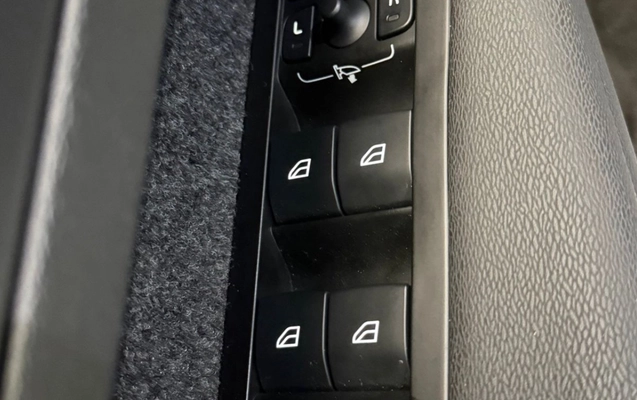 imagem-https://www.socarrao.com.br/sc-vehicle-images-prod/2260562/1782152504592-YzhjMWU2YjItYTEyOC00YzgxLTgzZjUtOWZkZTg3NDFkNmM4LmpwZWc.jpeg