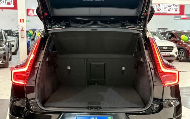 imagem-https://www.socarrao.com.br/sc-vehicle-images-prod/2260562/1782152504887-NWVhMjJjOTQtYjJlYy00OGViLWFjZmItM2I2MmUyMGMxYTNmLmpwZWc.jpeg