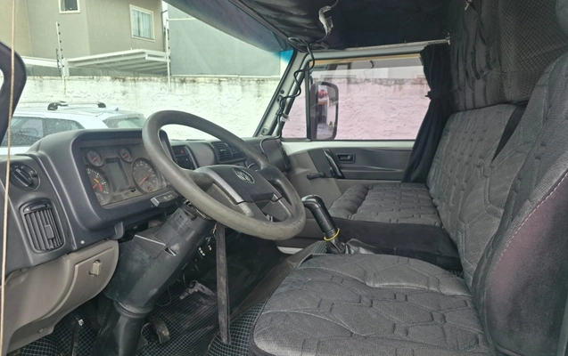 imagem-https://www.socarrao.com.br/sc-vehicle-images-prod/2260577/1782152593226-V2hhdHNBcHAgSW1hZ2UgMjAyNi0wNi0xOSBhdCAxMy40NS4yNyAoMSkuanBlZw.jpeg
